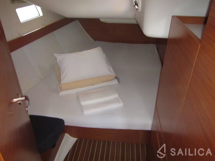 Elan 444 Impression - Yacht Charter Sailica