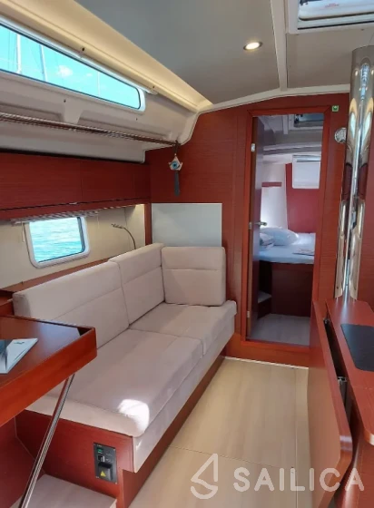 Hanse 418 - Yacht Charter Sailica