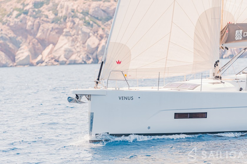 Dufour 530 - Yacht Charter Sailica
