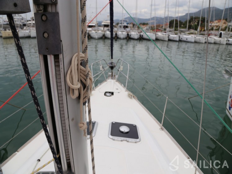 Sun Odyssey 45 - Yacht Charter Sailica