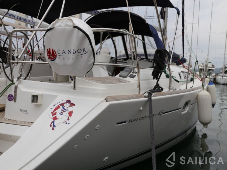 Sun Odyssey 45 - Yacht Charter Sailica