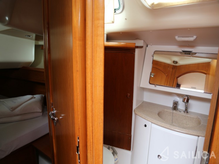 Sun Odyssey 45 - Yacht Charter Sailica