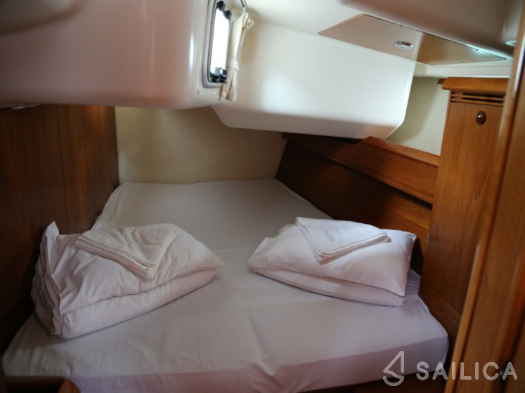 Sun Odyssey 45 - Yacht Charter Sailica