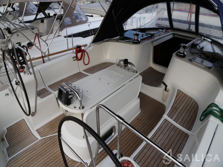 Sun Odyssey 45 - Yacht Charter Sailica
