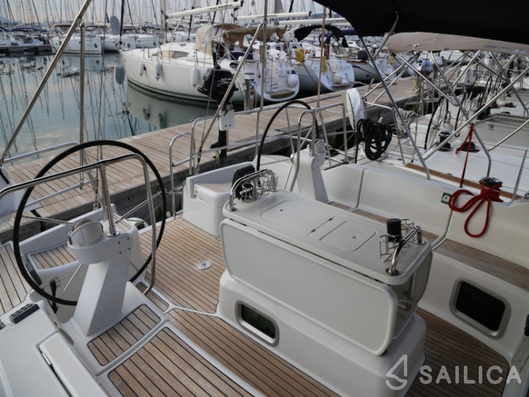 Sun Odyssey 45 - Yacht Charter Sailica