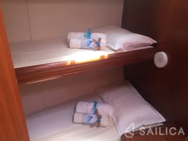 Bavaria 44 - Yacht Charter Sailica
