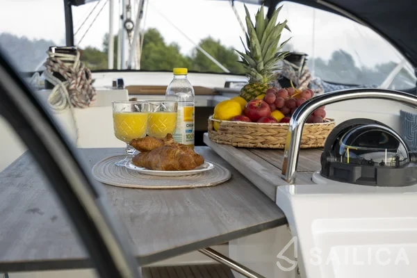 Bavaria 51 Cruiser - Yacht Charter Sailica