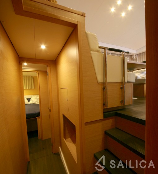 Lagoon 400 S2 - Yacht Charter Sailica