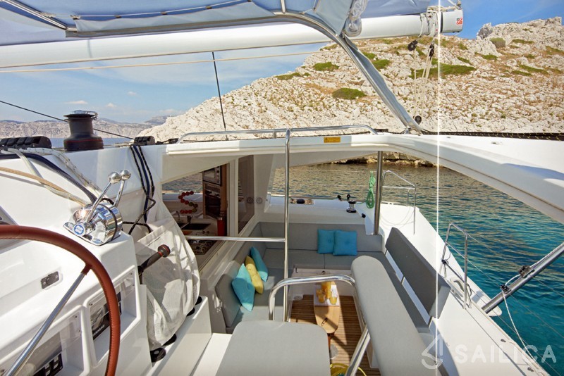 Lagoon 400 S2 - Yacht Charter Sailica
