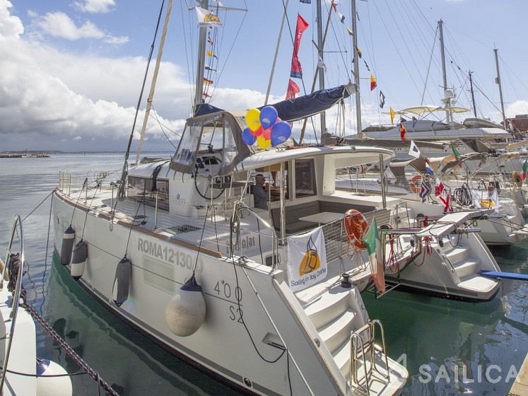 Lagoon 400 S2 - Yacht Charter Sailica