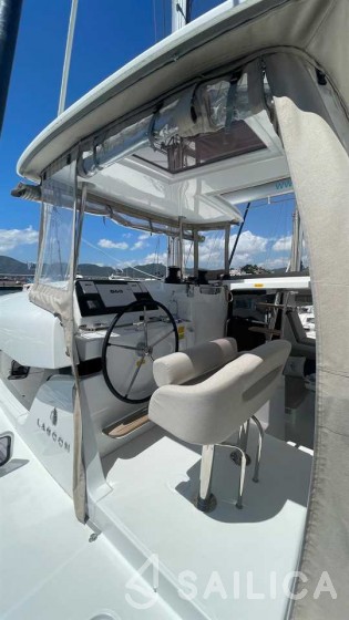 Lagoon 42 - Yacht Charter Sailica