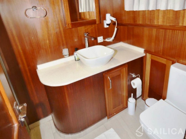Gulet - Yacht Charter Sailica