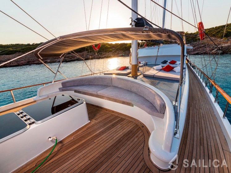 Gulet - Yacht Charter Sailica
