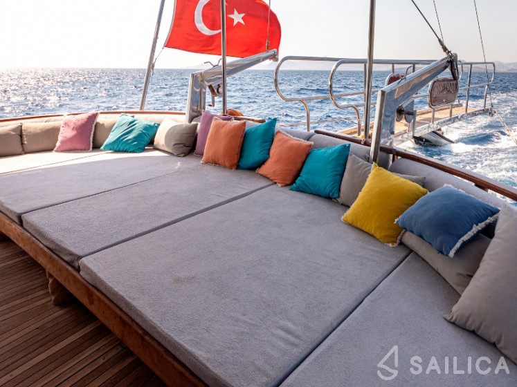 Gulet - Yacht Charter Sailica
