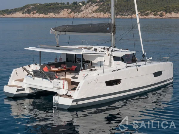 Isla 40 - Yacht Charter Sailica