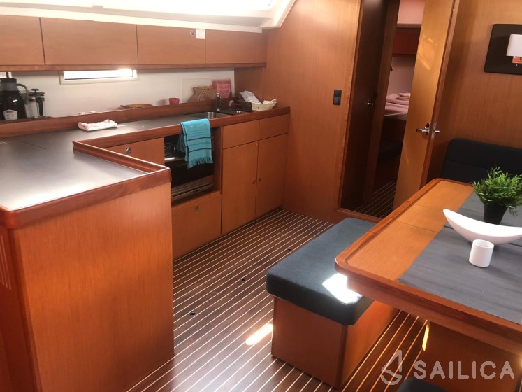 Bavaria 46 Cruiser - Yacht Charter Sailica