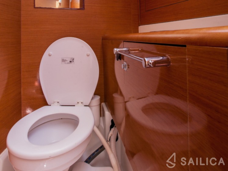Sun Odyssey 439 - Yacht Charter Sailica