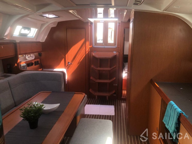 Bavaria 41 Cruiser - Yacht Charter Sailica