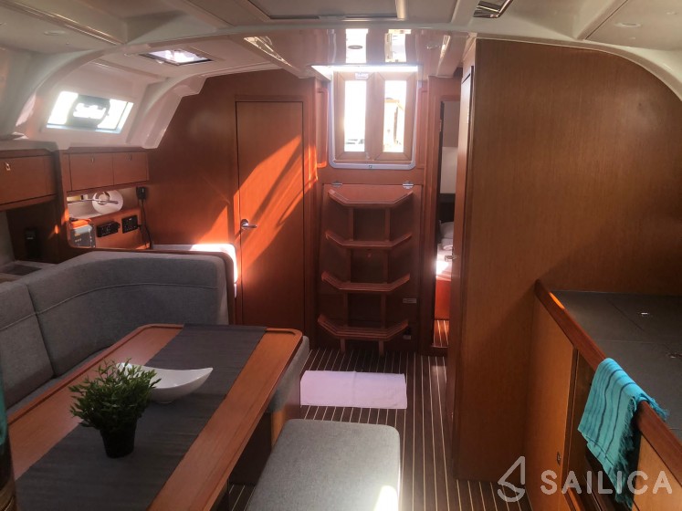 Bavaria 41 Cruiser - Yacht Charter Sailica