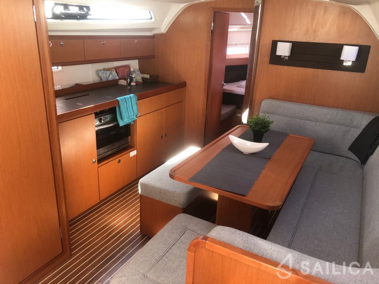 Bavaria Cruiser 41 - Yacht Charter Sailica