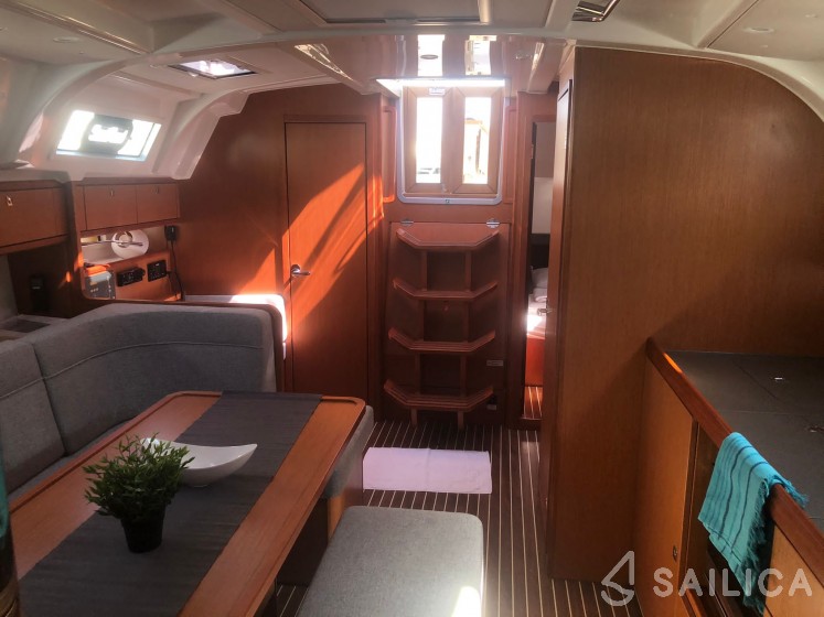 Bavaria Cruiser 41 - Yacht Charter Sailica