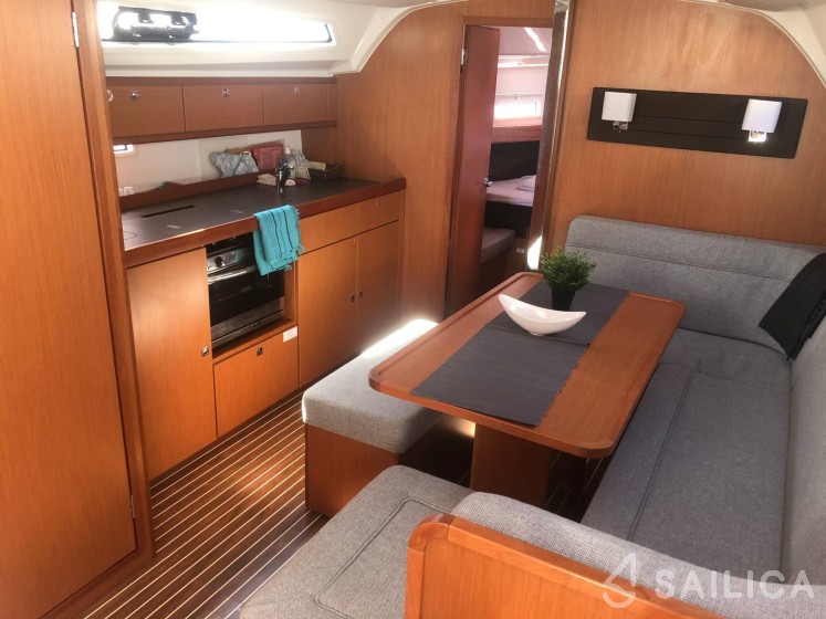 Bavaria 41 Cruiser - Yacht Charter Sailica