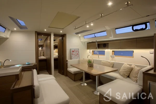 Oceanis 51.1 - Yacht Charter Sailica