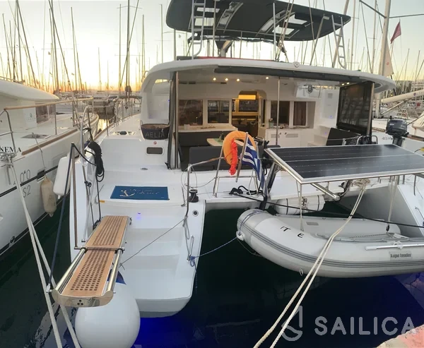 Lagoon 450  Flybridge - Yacht Charter Sailica