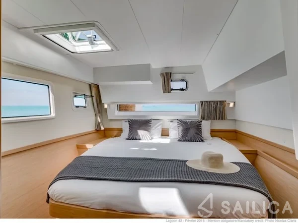 Lagoon 42 - Yacht Charter Sailica