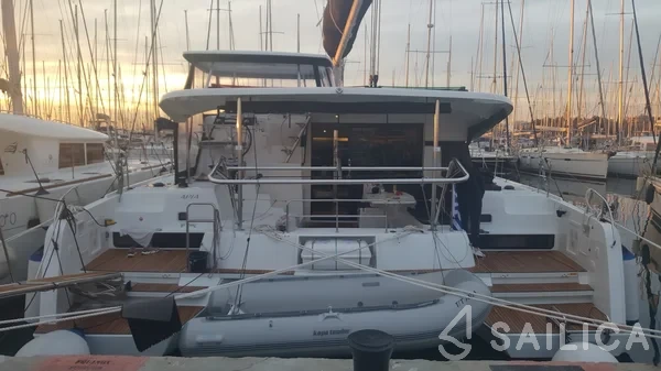 Lagoon 42 - Yacht Charter Sailica