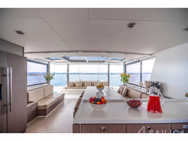 Bali 5.4. - Yacht Charter Sailica