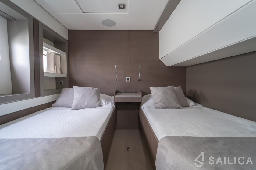 Bali 5.4. - Yacht Charter Sailica