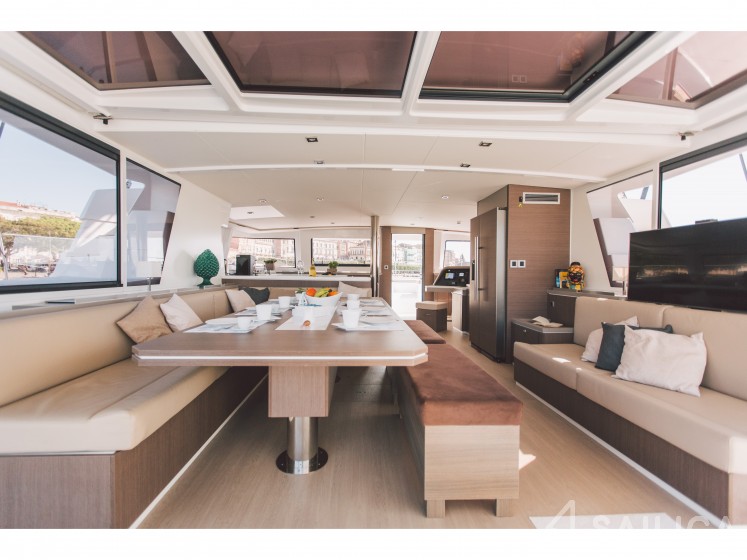 Bali 5.4. - Yacht Charter Sailica