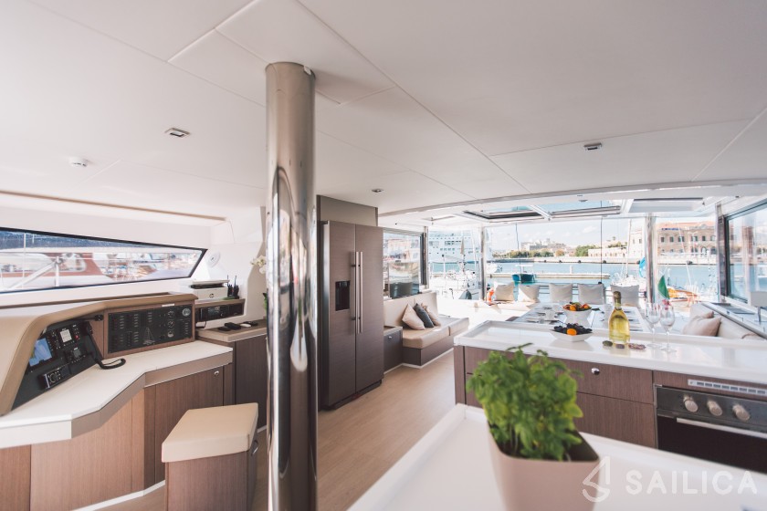 Bali 5.4. - Yacht Charter Sailica