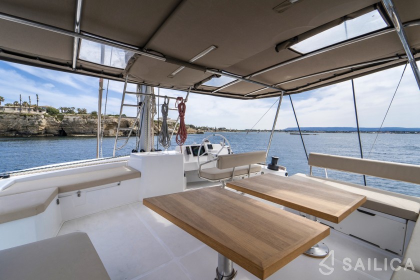 Bali 5.4. - Yacht Charter Sailica