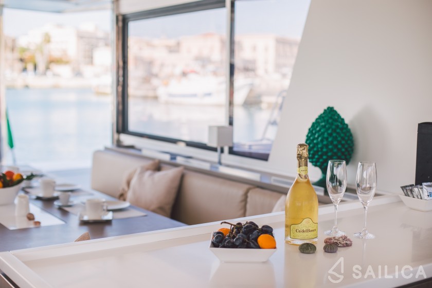 Bali 5.4. - Yacht Charter Sailica