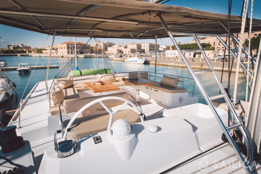 Bali 5.4. - Yacht Charter Sailica