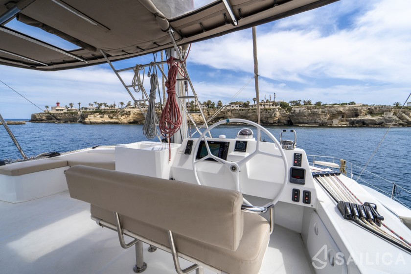 Bali 5.4. - Yacht Charter Sailica