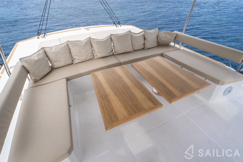 Bali 5.4. - Yacht Charter Sailica