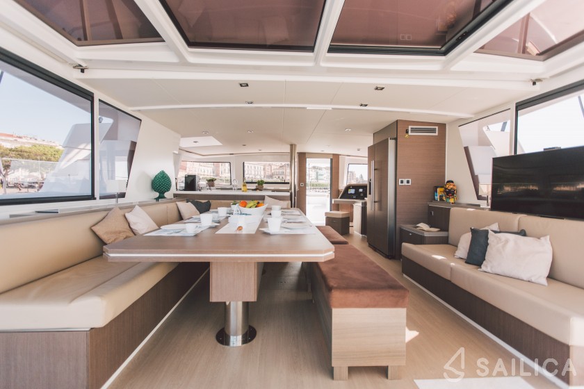 Bali 5.4. - Yacht Charter Sailica