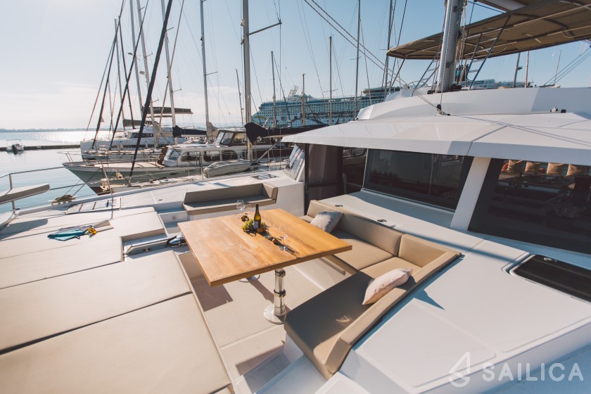 Bali 5.4. - Yacht Charter Sailica