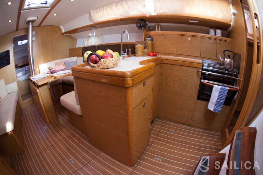 Sun Odyssey 42i - Yacht Charter Sailica