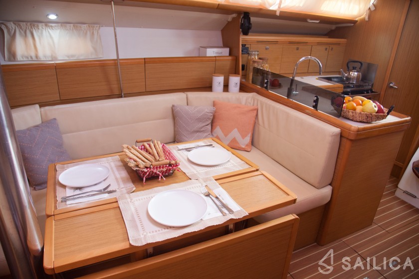 Sun Odyssey 42i - Yacht Charter Sailica