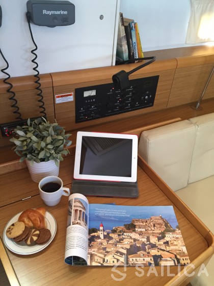 Sun Odyssey 42i - Yacht Charter Sailica
