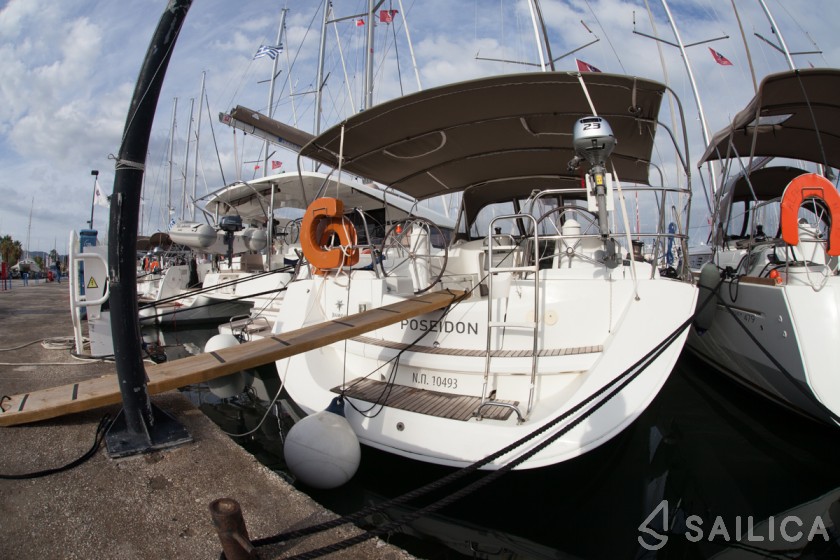 Sun Odyssey 42i - Yacht Charter Sailica
