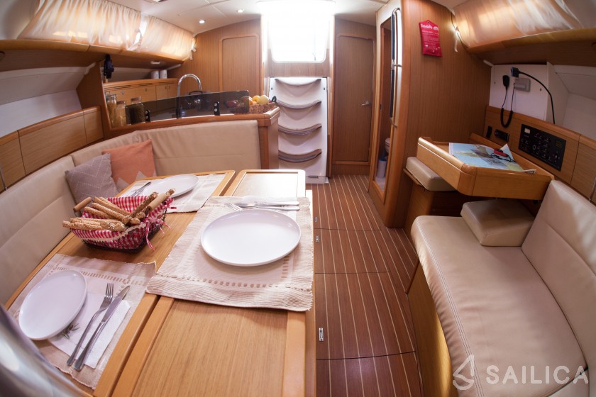 Sun Odyssey 42i - Yacht Charter Sailica