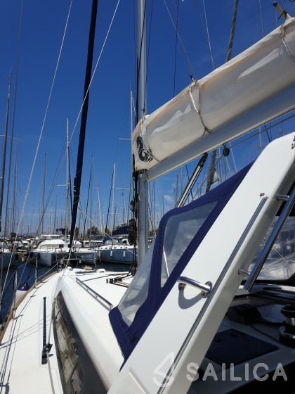 Oceanis 41 - Yacht Charter Sailica