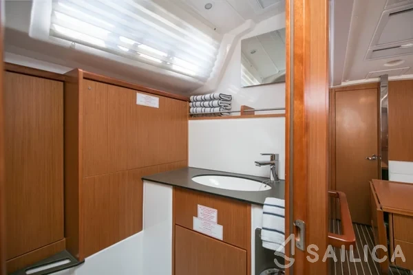 Bavaria 37 Cruiser - Yacht Charter Sailica