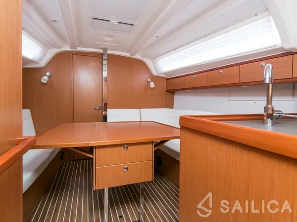 Bavaria 37 Cruiser - Yacht Charter Sailica