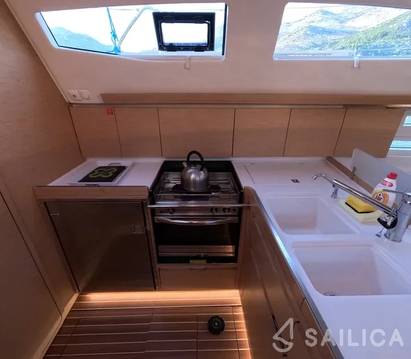 Elan 45 Impression - Yacht Charter Sailica